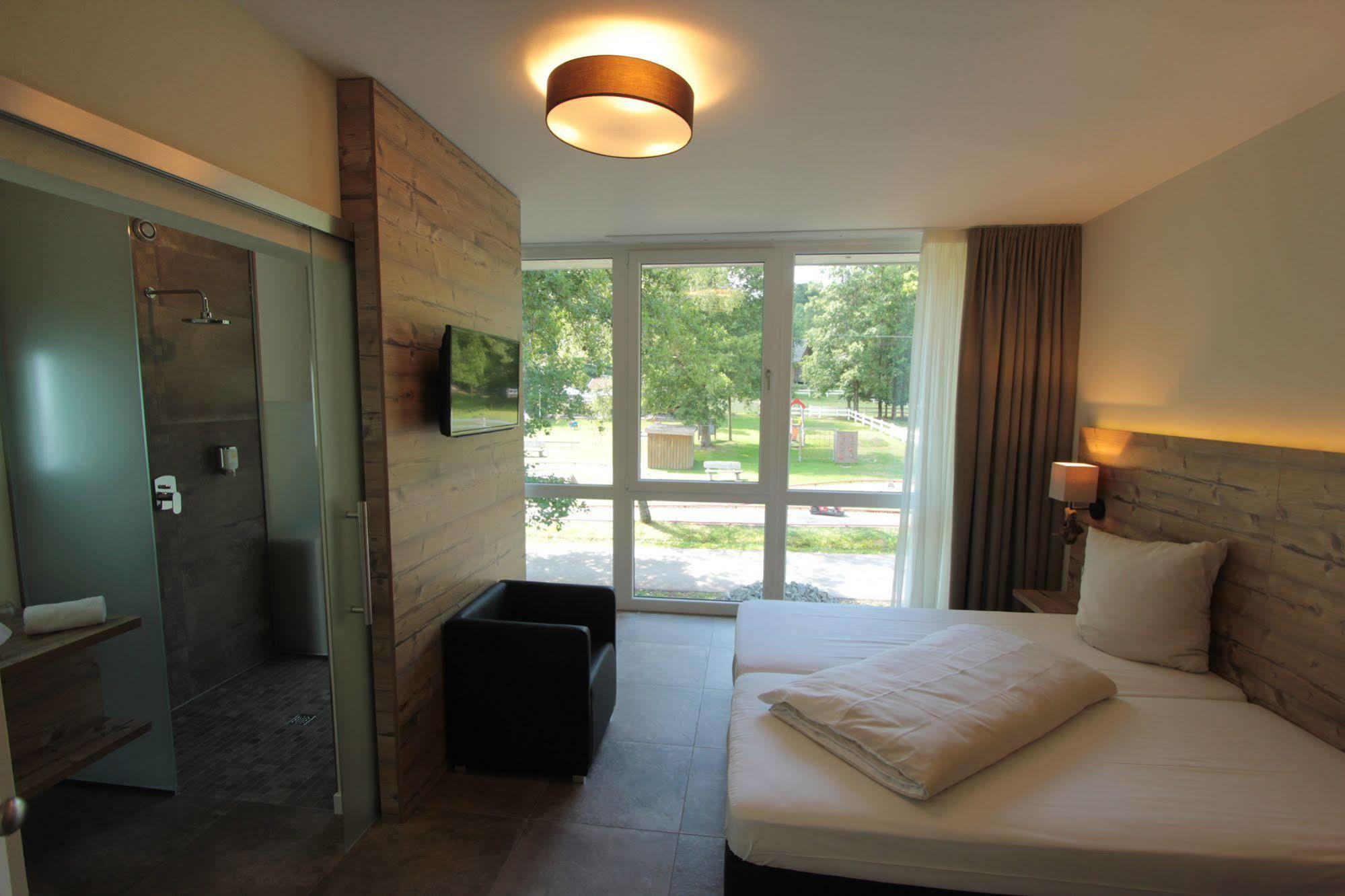 Landhotel Weihermuehle Thaleischweiler-Froschen Экстерьер фото